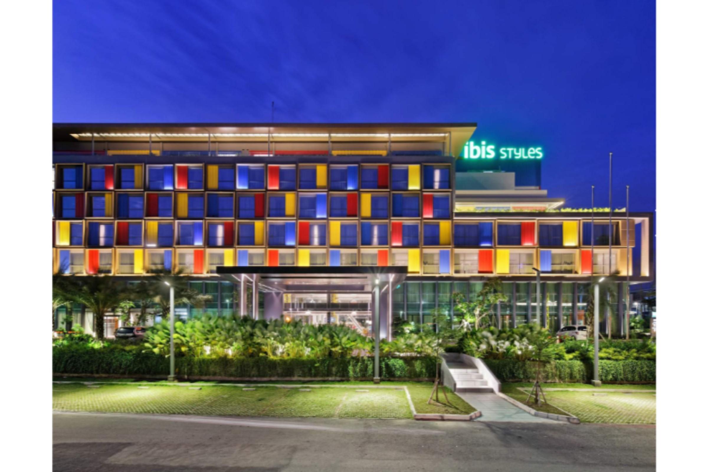 Ibis Styles Batam Nagoya Hotel Exterior photo