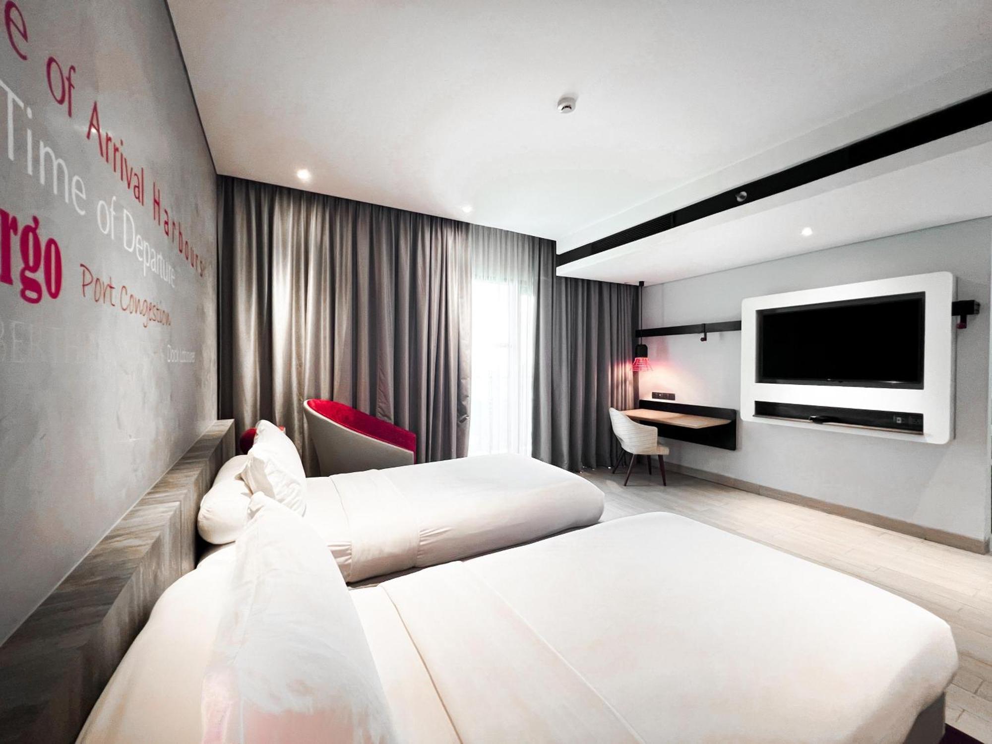 Ibis Styles Batam Nagoya Hotel Exterior photo