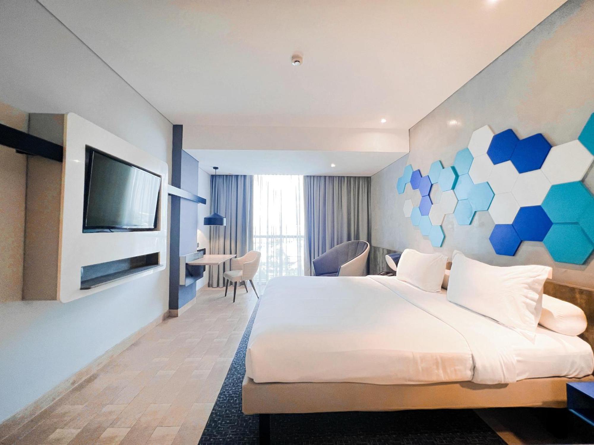 Ibis Styles Batam Nagoya Hotel Exterior photo